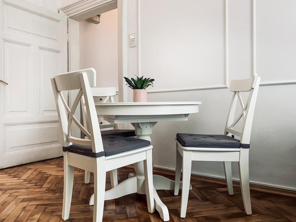 Beautiful Apartment With Two Rooms, Cracow Old Town Краков Экстерьер фото