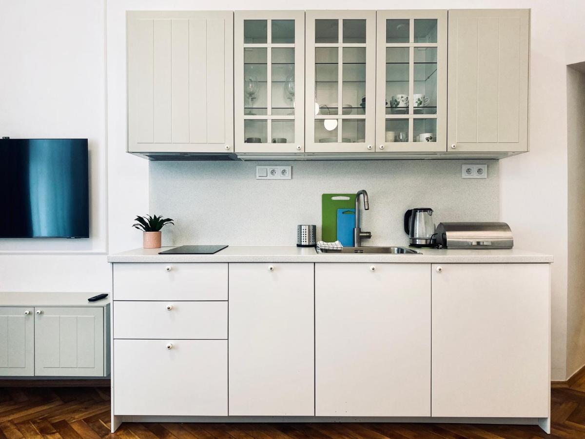Beautiful Apartment With Two Rooms, Cracow Old Town Краков Экстерьер фото