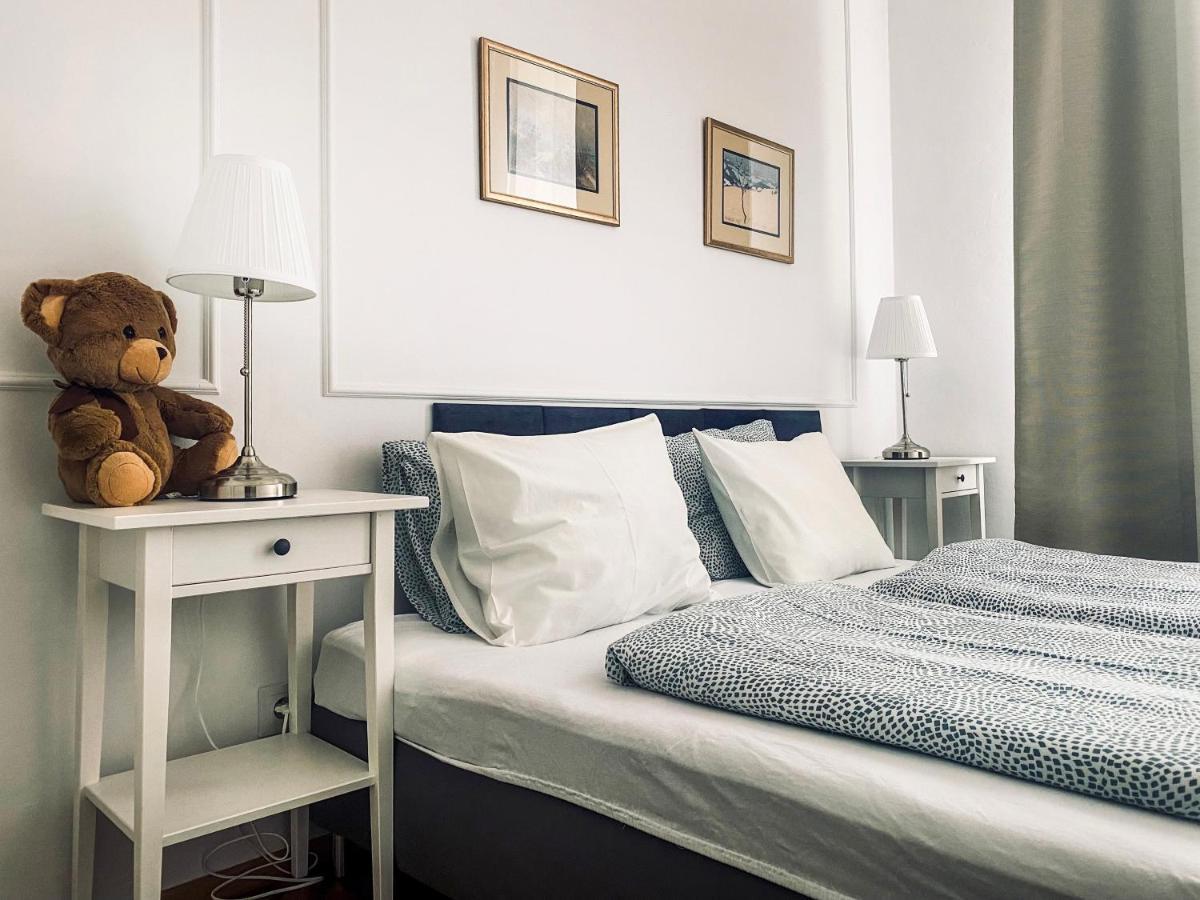 Beautiful Apartment With Two Rooms, Cracow Old Town Краков Экстерьер фото