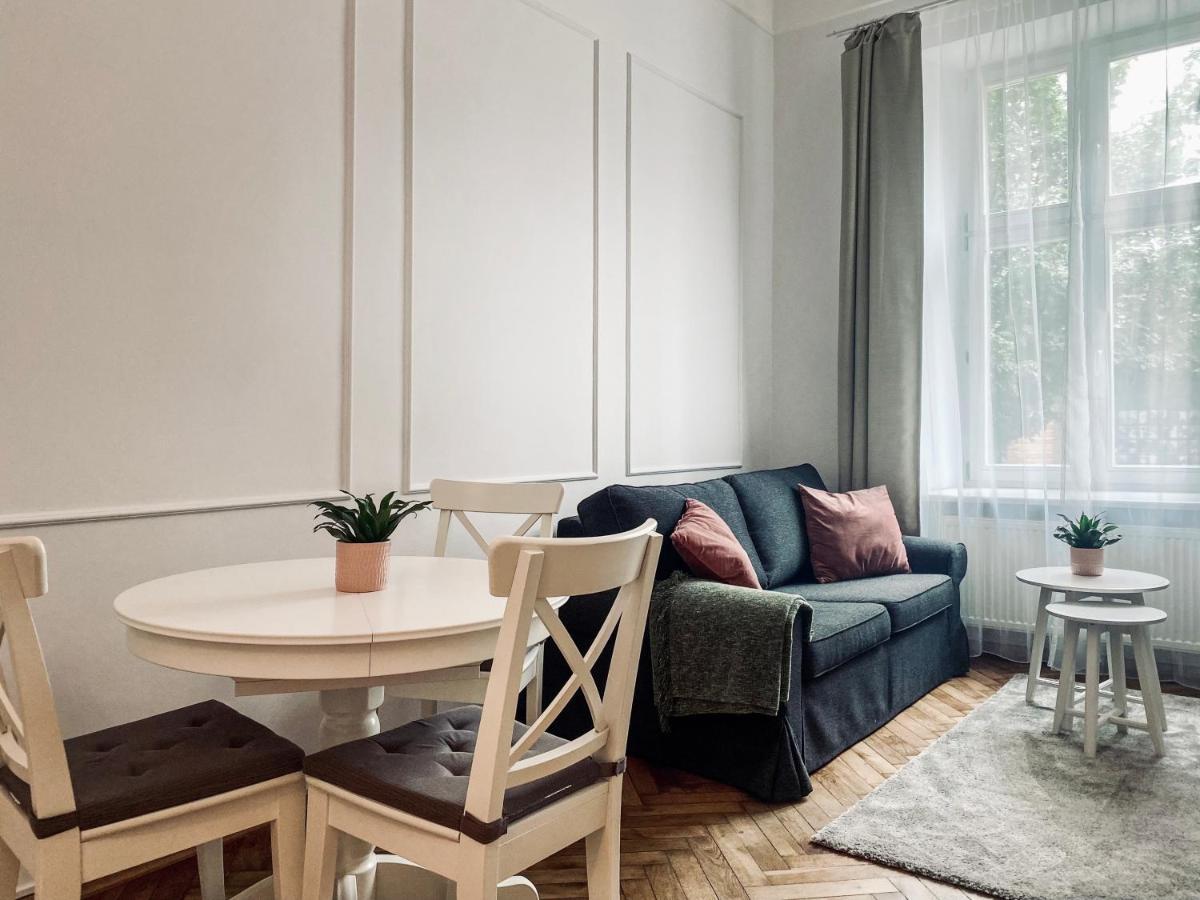 Beautiful Apartment With Two Rooms, Cracow Old Town Краков Экстерьер фото